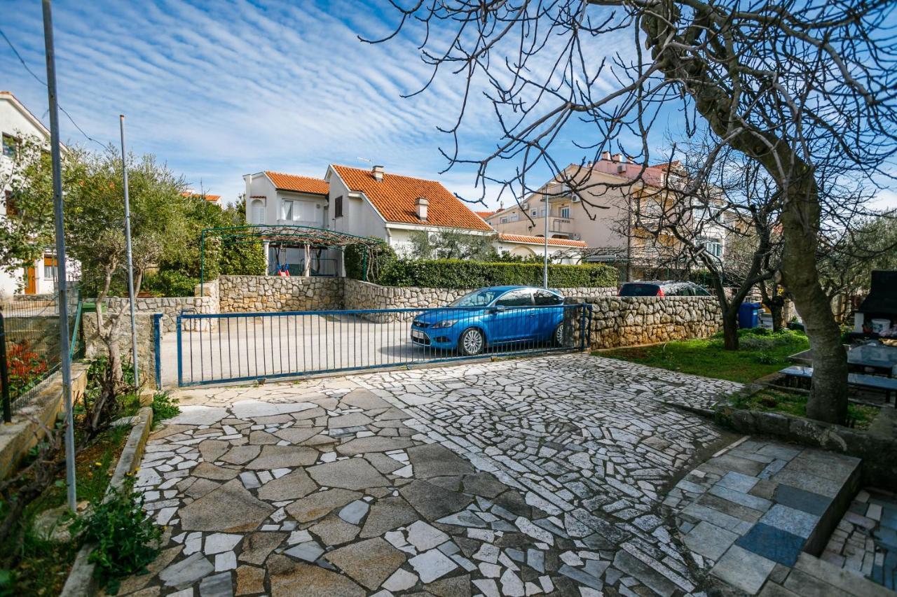Marie I Nikola Lägenhet Krk Town Exteriör bild