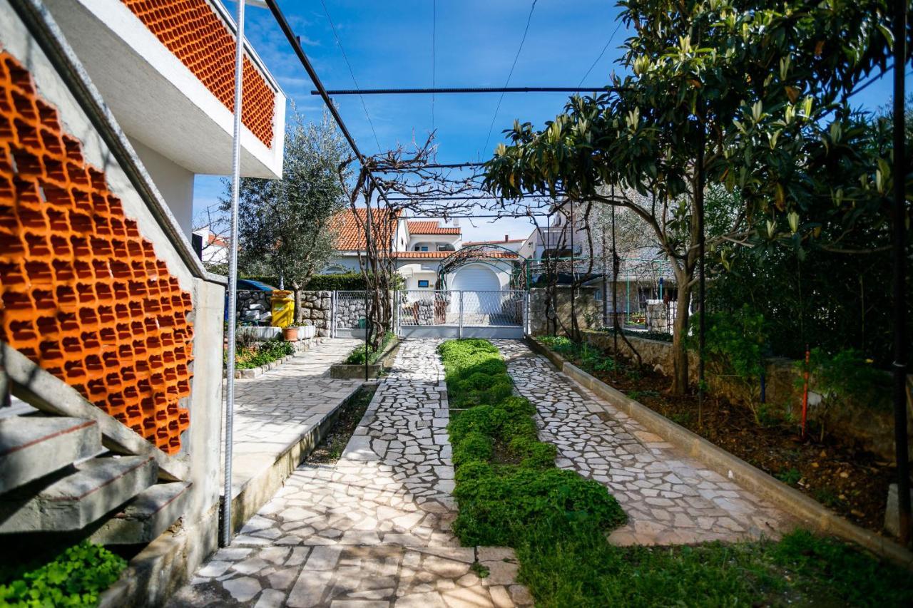 Marie I Nikola Lägenhet Krk Town Exteriör bild