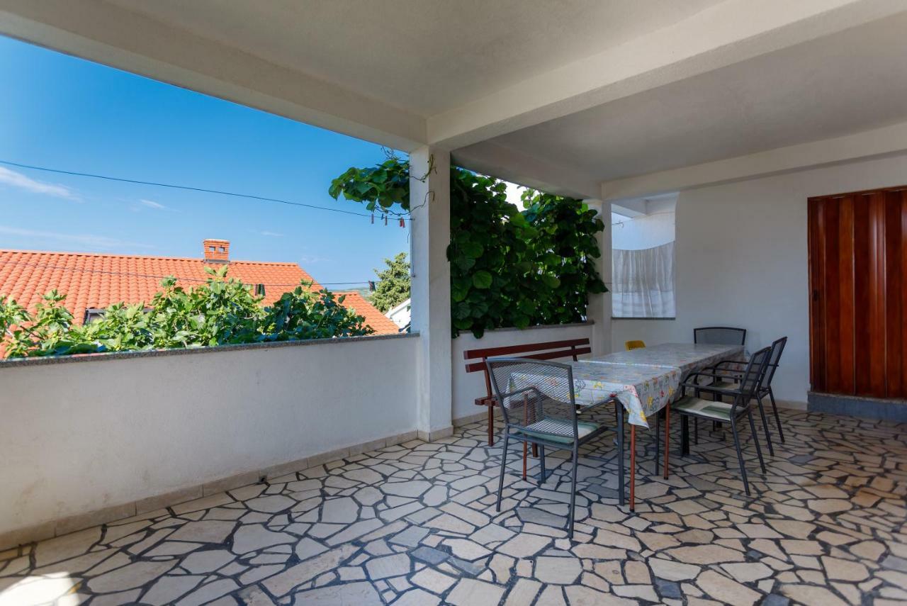 Marie I Nikola Lägenhet Krk Town Exteriör bild